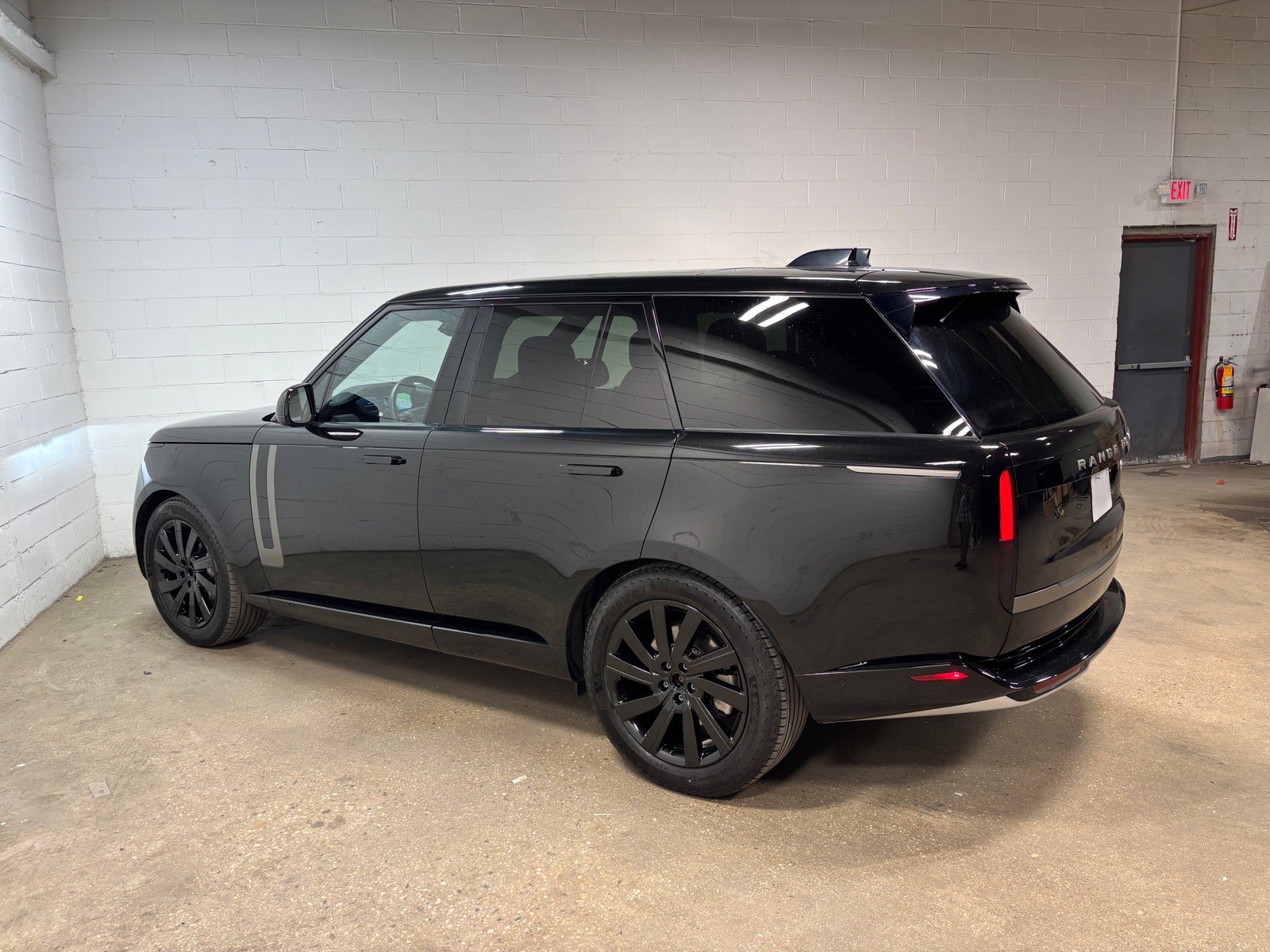 Used 2023 Land Rover Range Rover SE image 10