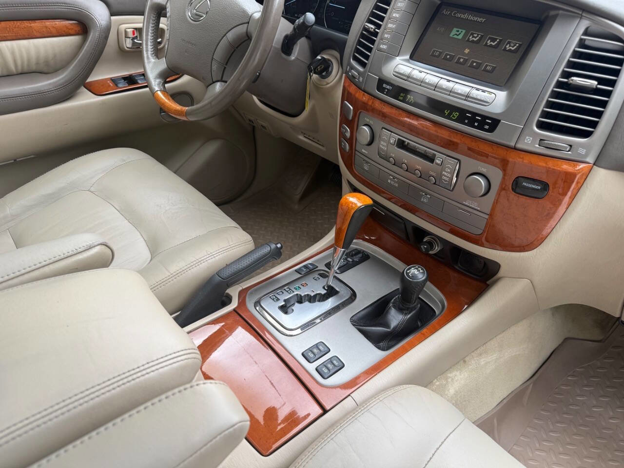 Used 2003 Lexus LX 470 4WD image 59