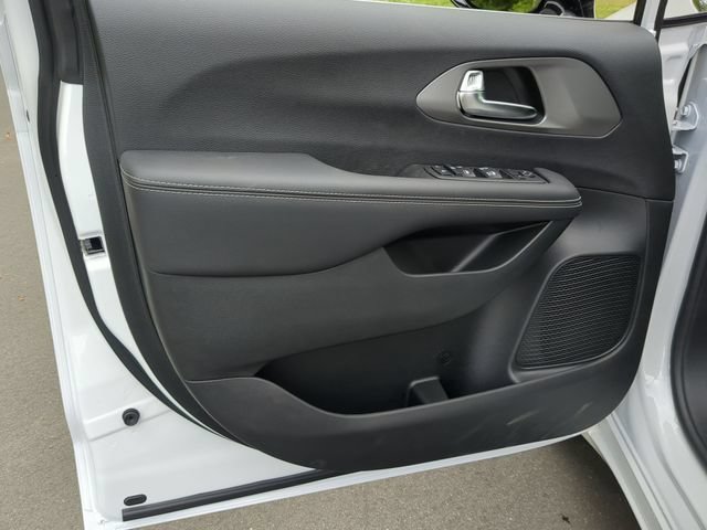 New 2025 Chrysler Voyager LX FWD image 30