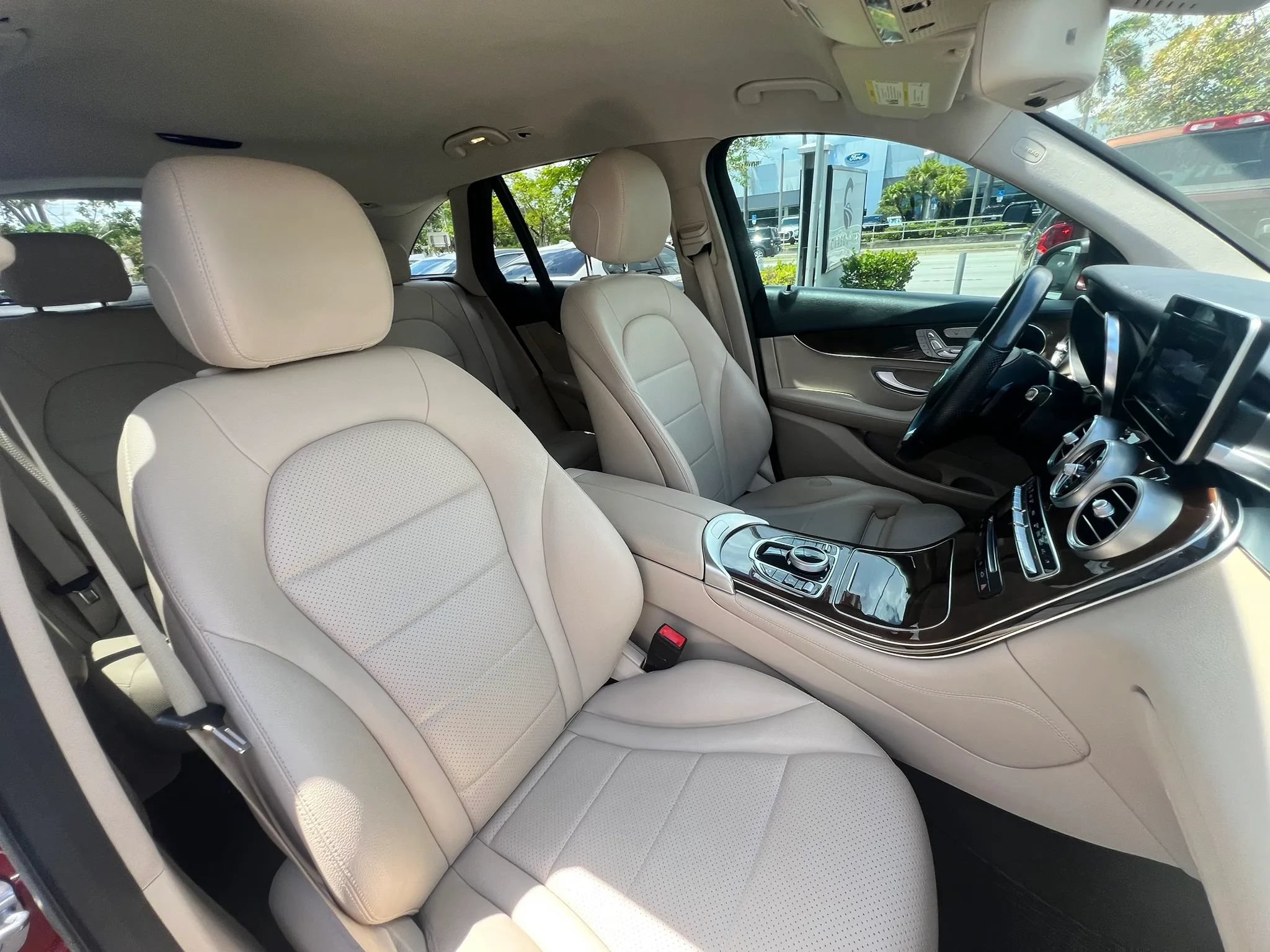 Used 2019 Mercedes-Benz GLC 300 image 29
