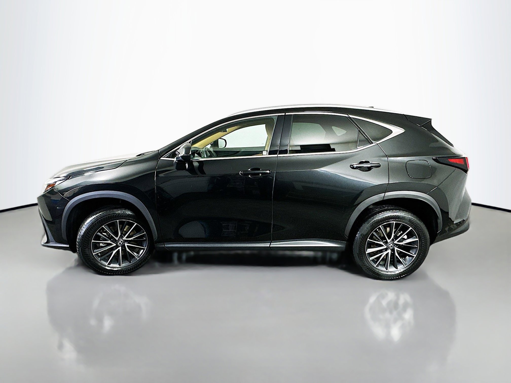 Used 2023 Lexus NX 350 AWD image 4