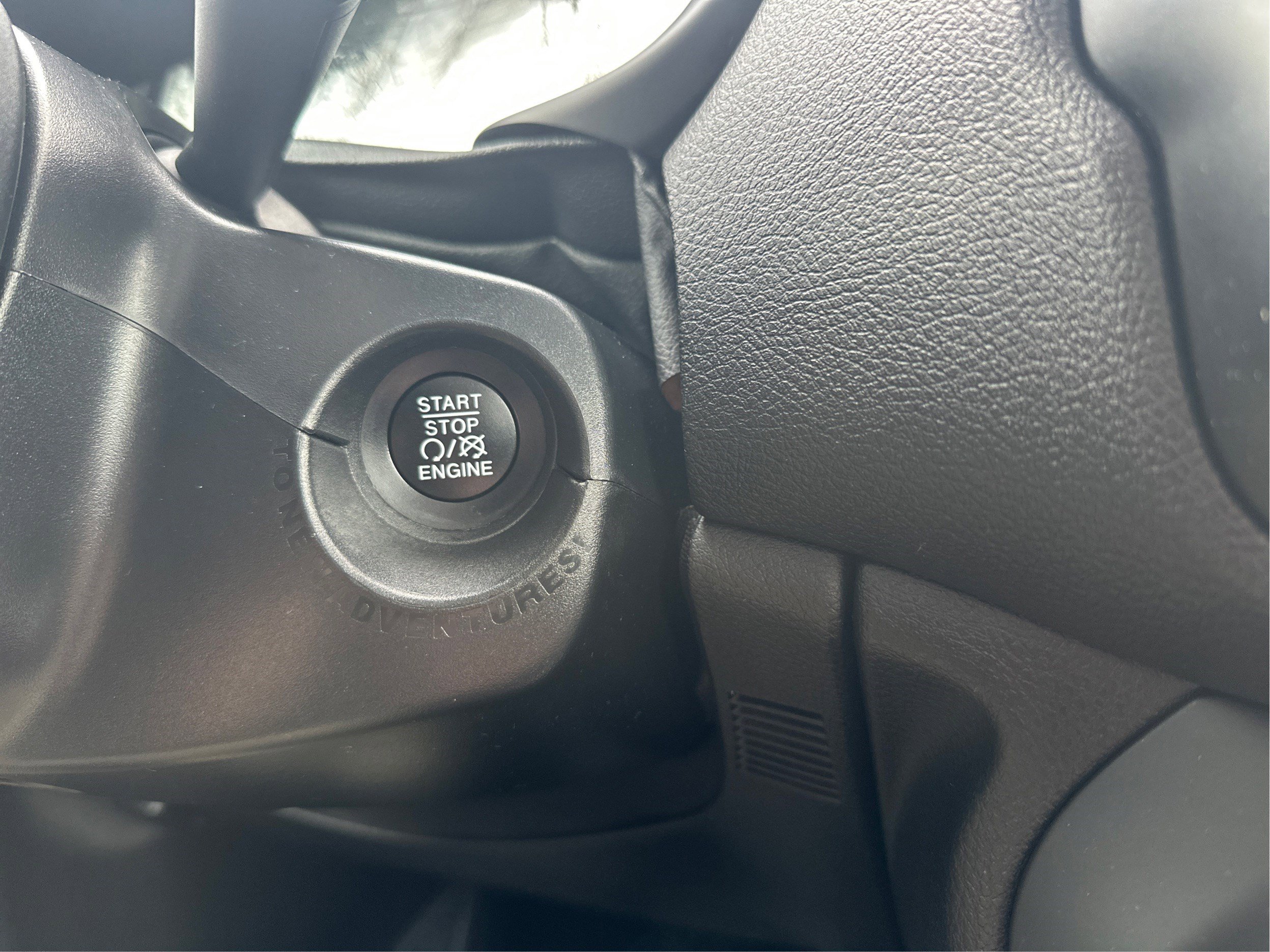 Used 2018 Jeep Renegade Trailhawk w/ Popular Equipment Group AWD/4WD image 32