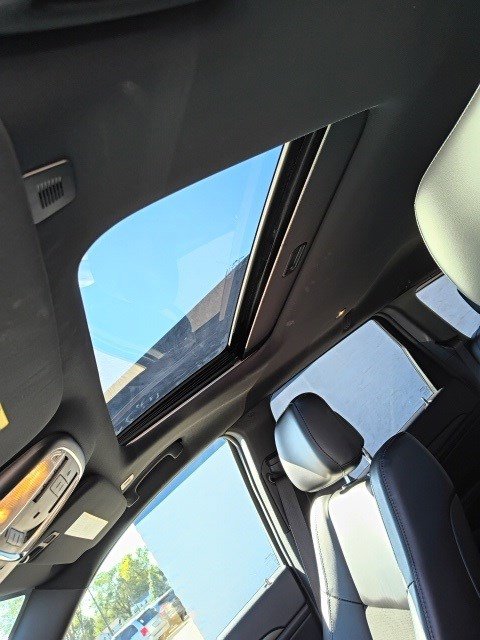 Used 2022 Jeep Grand Cherokee Laredo X image 12