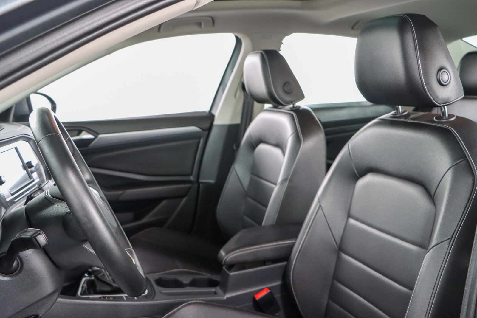 Used 2024 Volkswagen Jetta SE image 24