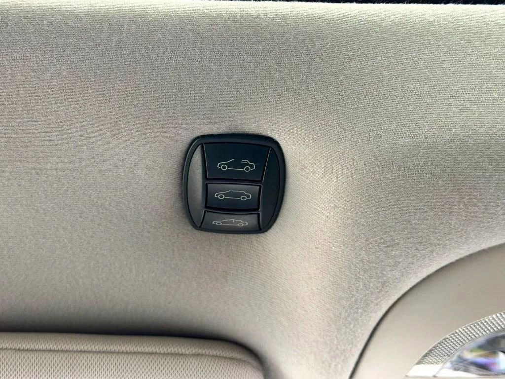 Used 2017 Chrysler Pacifica Touring FWD image 29