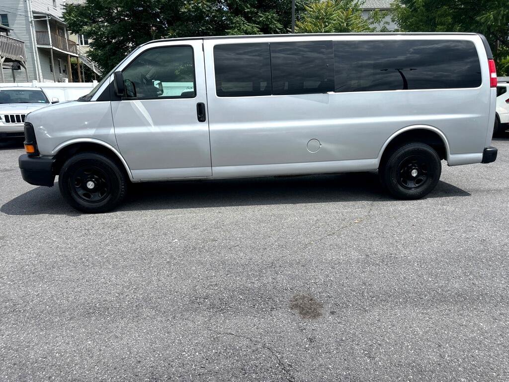 Used 2015 Chevrolet Express 3500 LS image 3