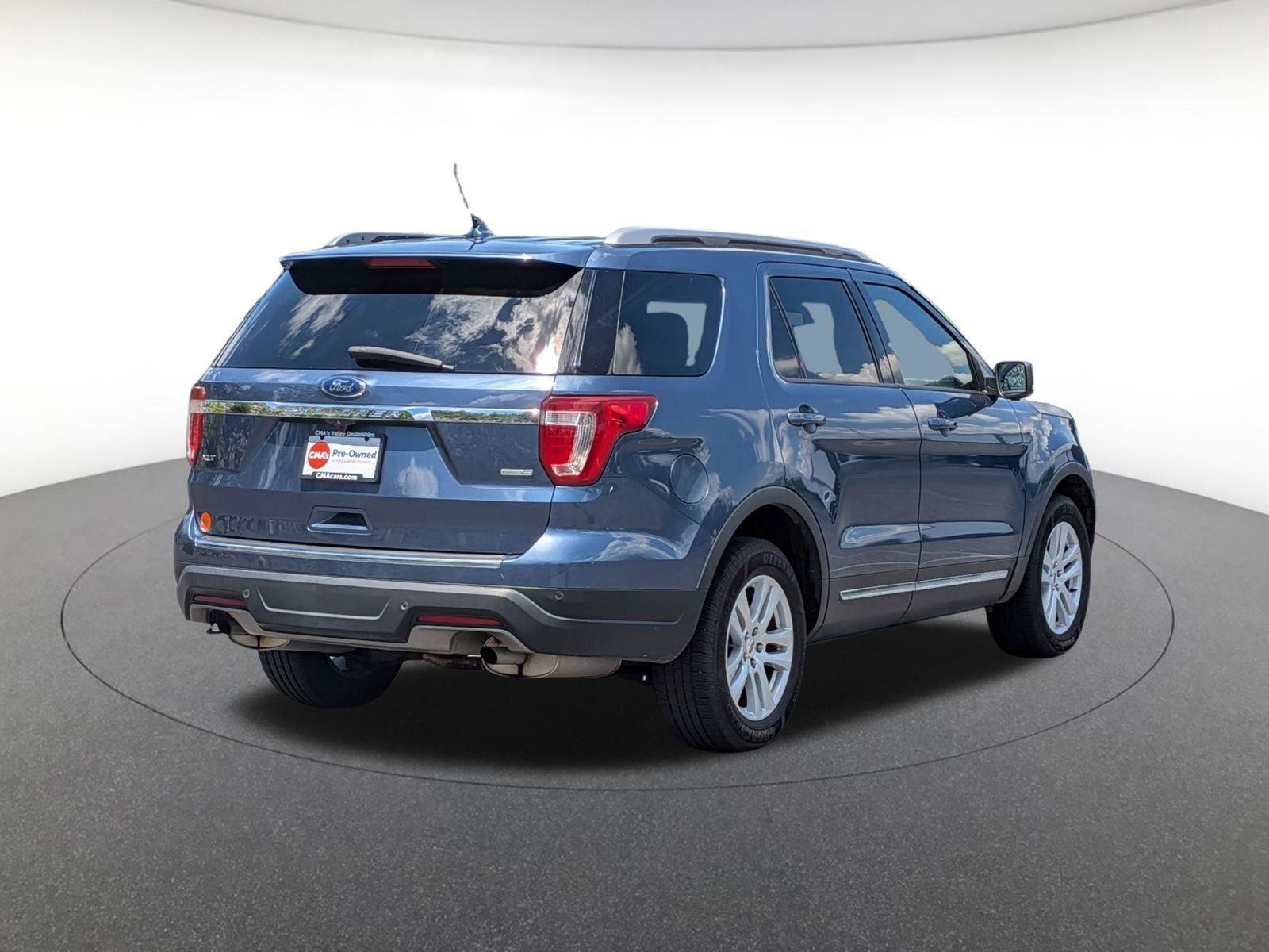 Used 2018 Ford Explorer XLT w/ Equipment Group 202A AWD/4WD image 6