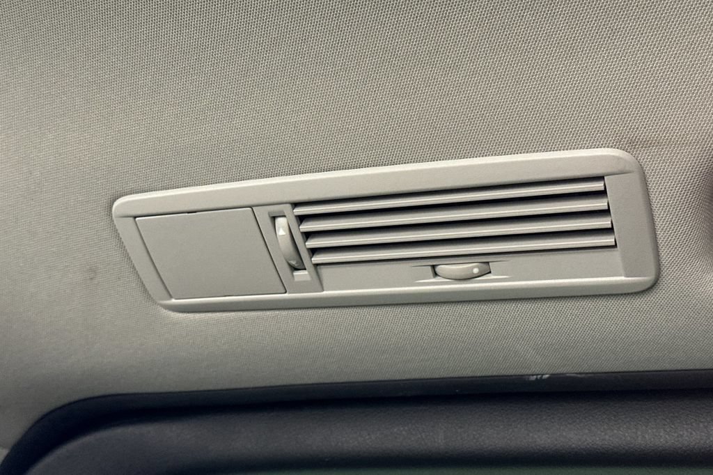 Used 2021 Mercedes-Benz Metris Passenger image 15