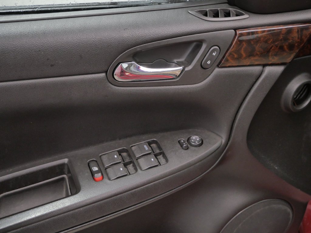 Used 2014 Chevrolet Impala LT w/ LT Sunroof Package FWD image 19
