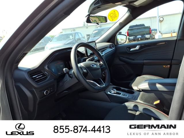 Used 2025 Ford Escape ST-Line FWD image 13