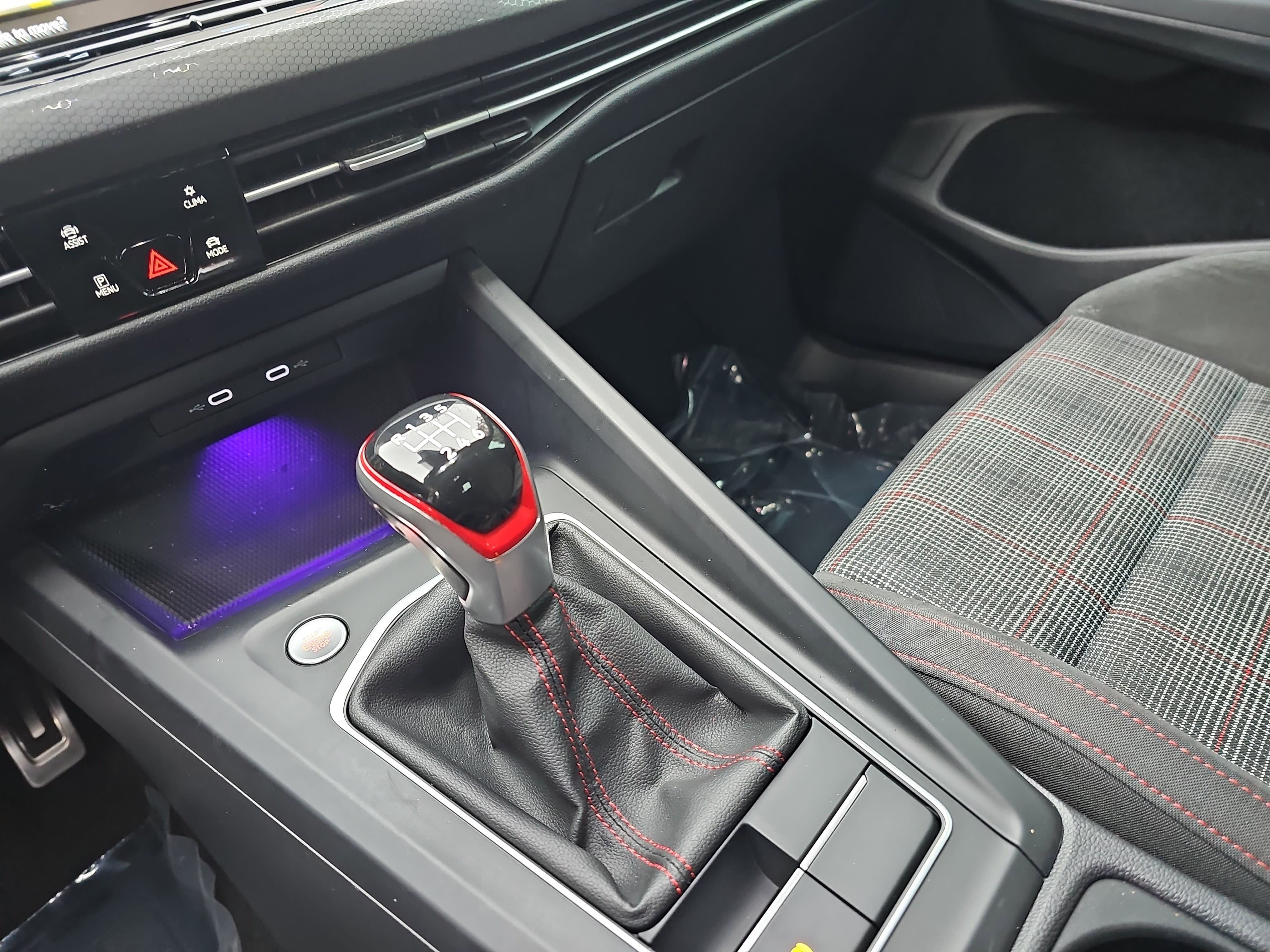 Used 2022 Volkswagen GTI SE image 24