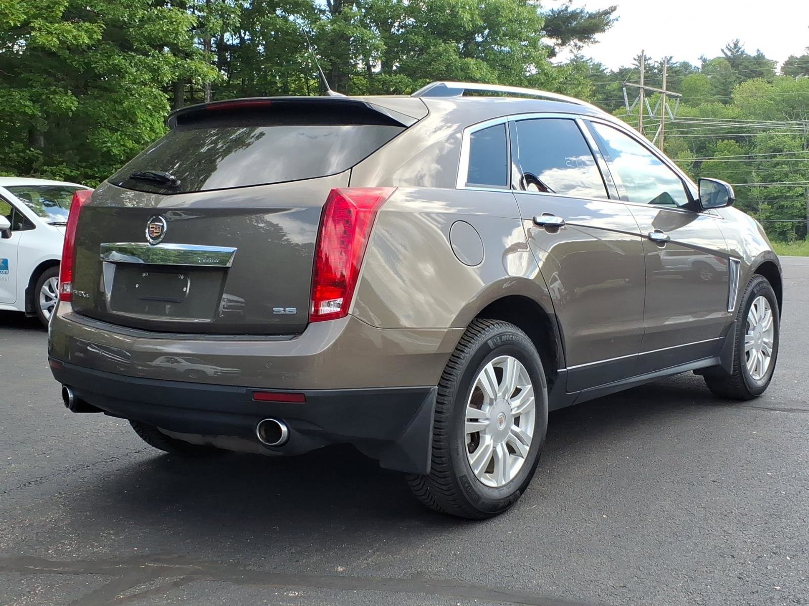 Used 2014 Cadillac SRX Luxury w/ Driver Awareness Package AWD/4WD image 4