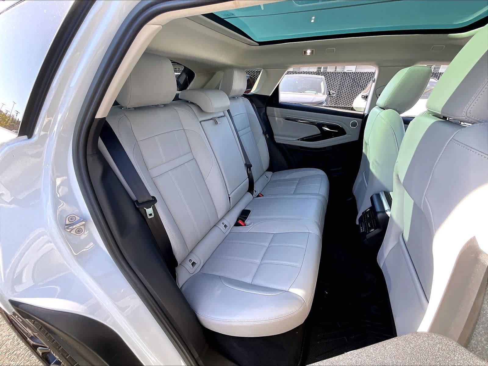 Used 2023 Land Rover Range Rover Evoque SE AWD/4WD image 31