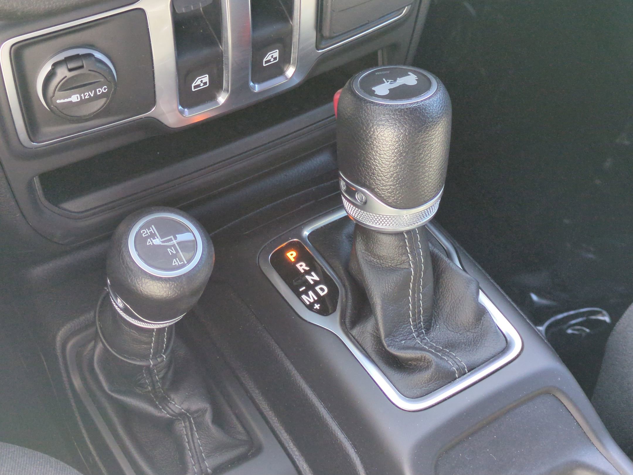 Used 2024 Jeep Wrangler Sport AWD/4WD image 25