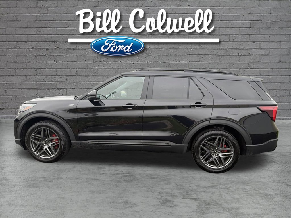 Certified 2025 Ford Explorer ST-Line w/ ST-Line Street Pack AWD/4WD image 8
