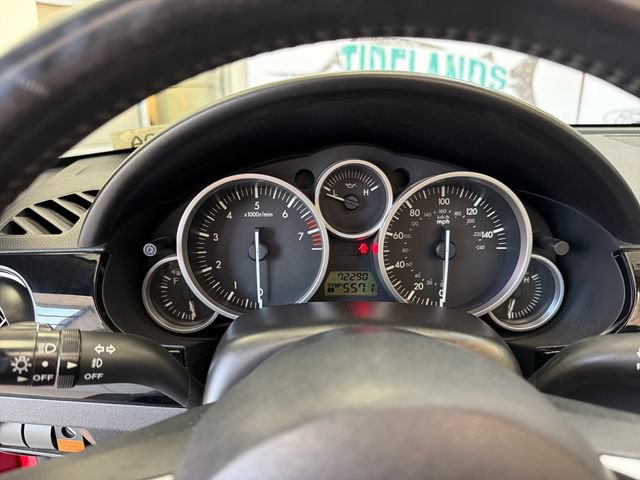 Used 2006 MAZDA MX-5 Miata Grand Touring RWD image 16