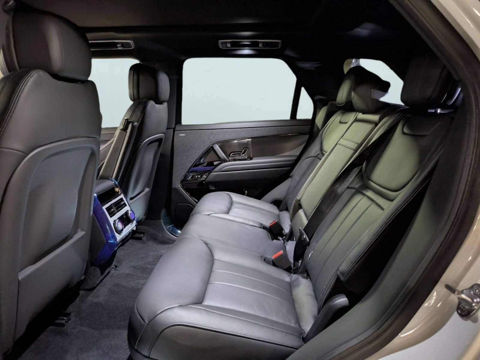 New 2026 Land Rover Range Rover Sport SE AWD/4WD image 49