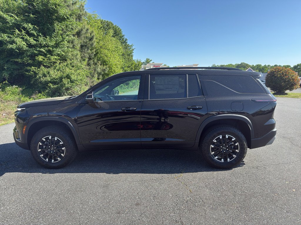 New 2026 Chevrolet Traverse Z71 w/ Enhanced Driving Package AWD/4WD image 3