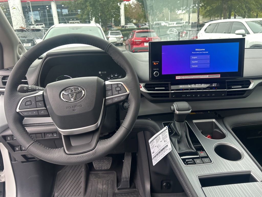 New 2025 Toyota Sienna XLE image 17
