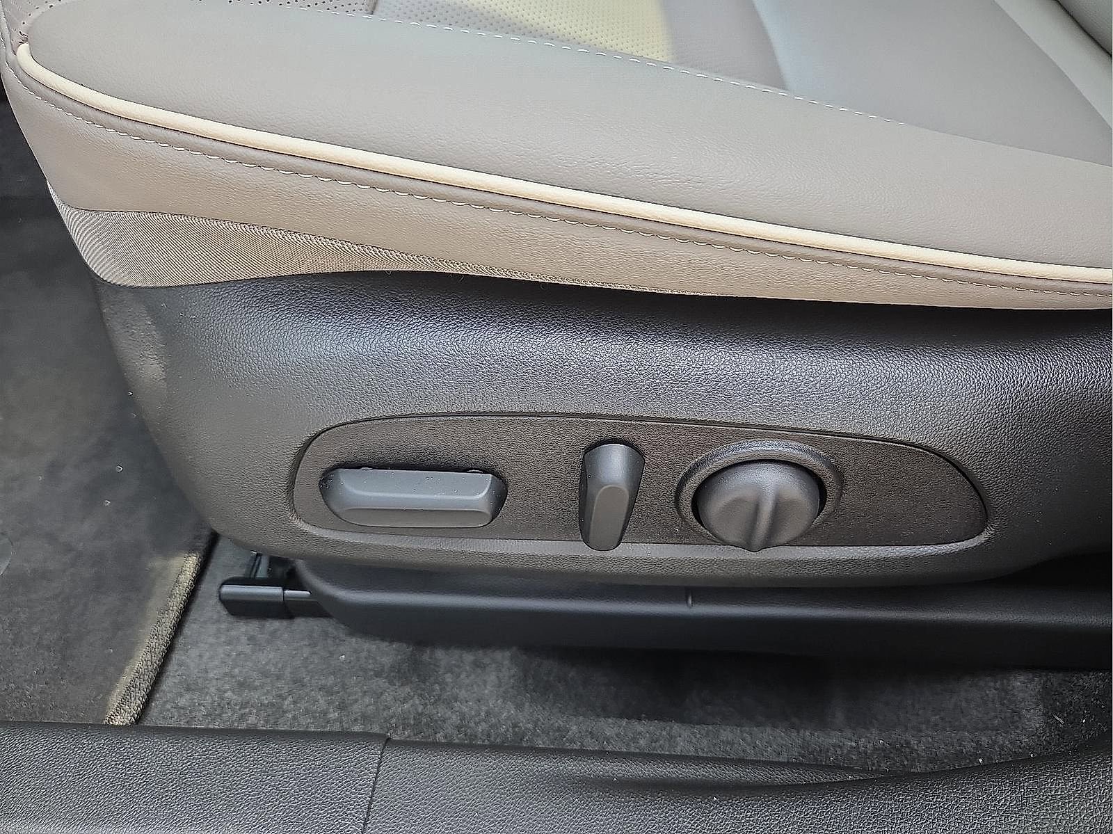 Used 2025 Buick Envista Avenir FWD image 13