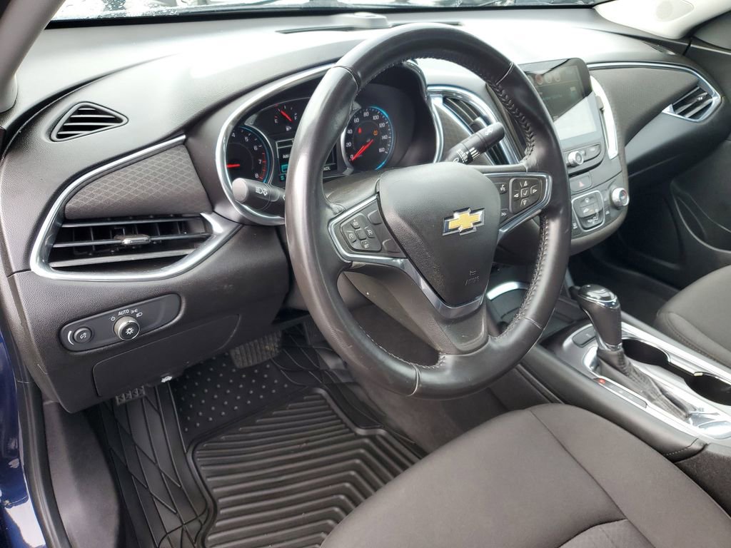 Used 2018 Chevrolet Malibu LT image 11