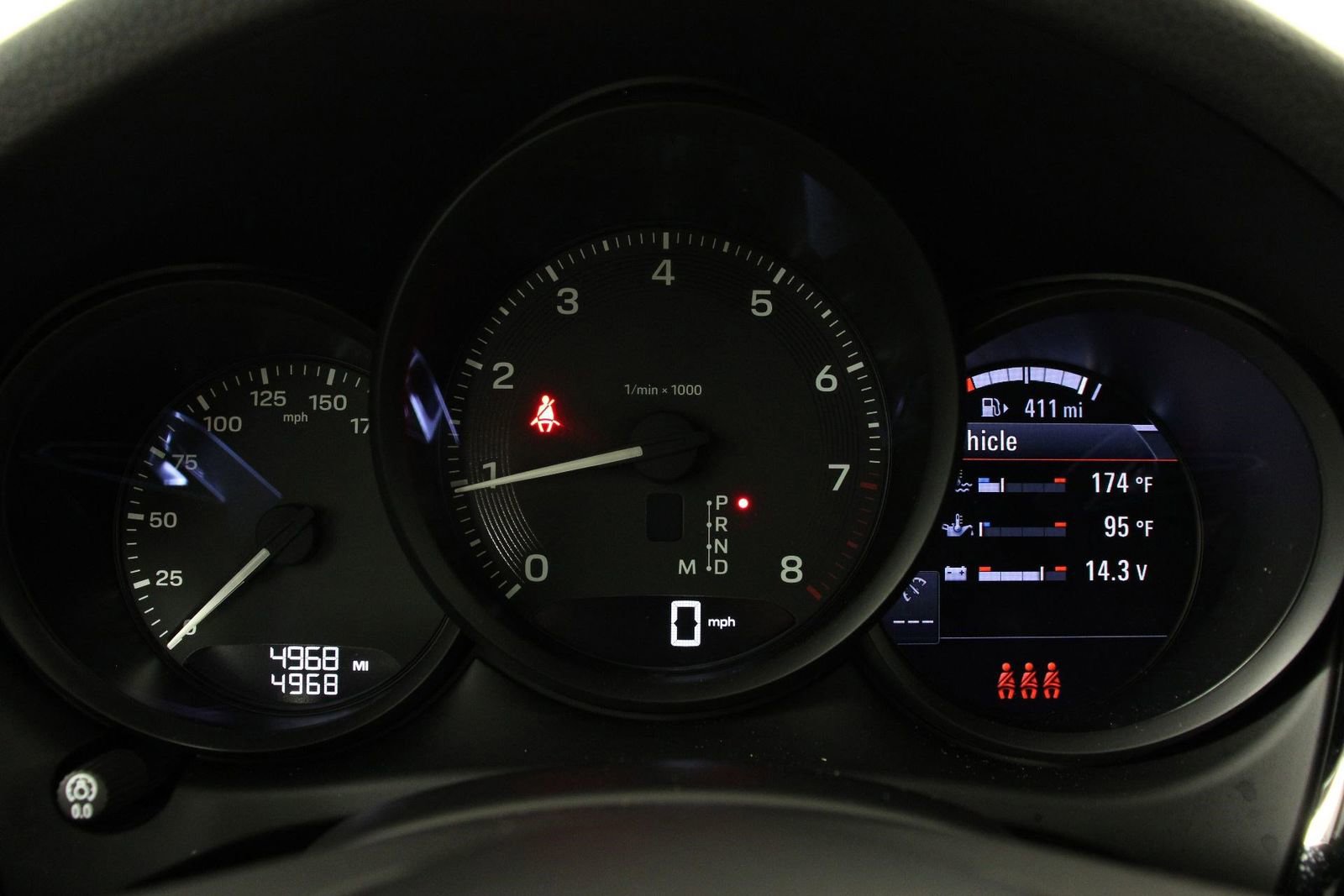 Certified 2025 Porsche Macan image 16