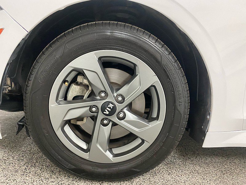 Used 2021 Kia K5 LXS image 19