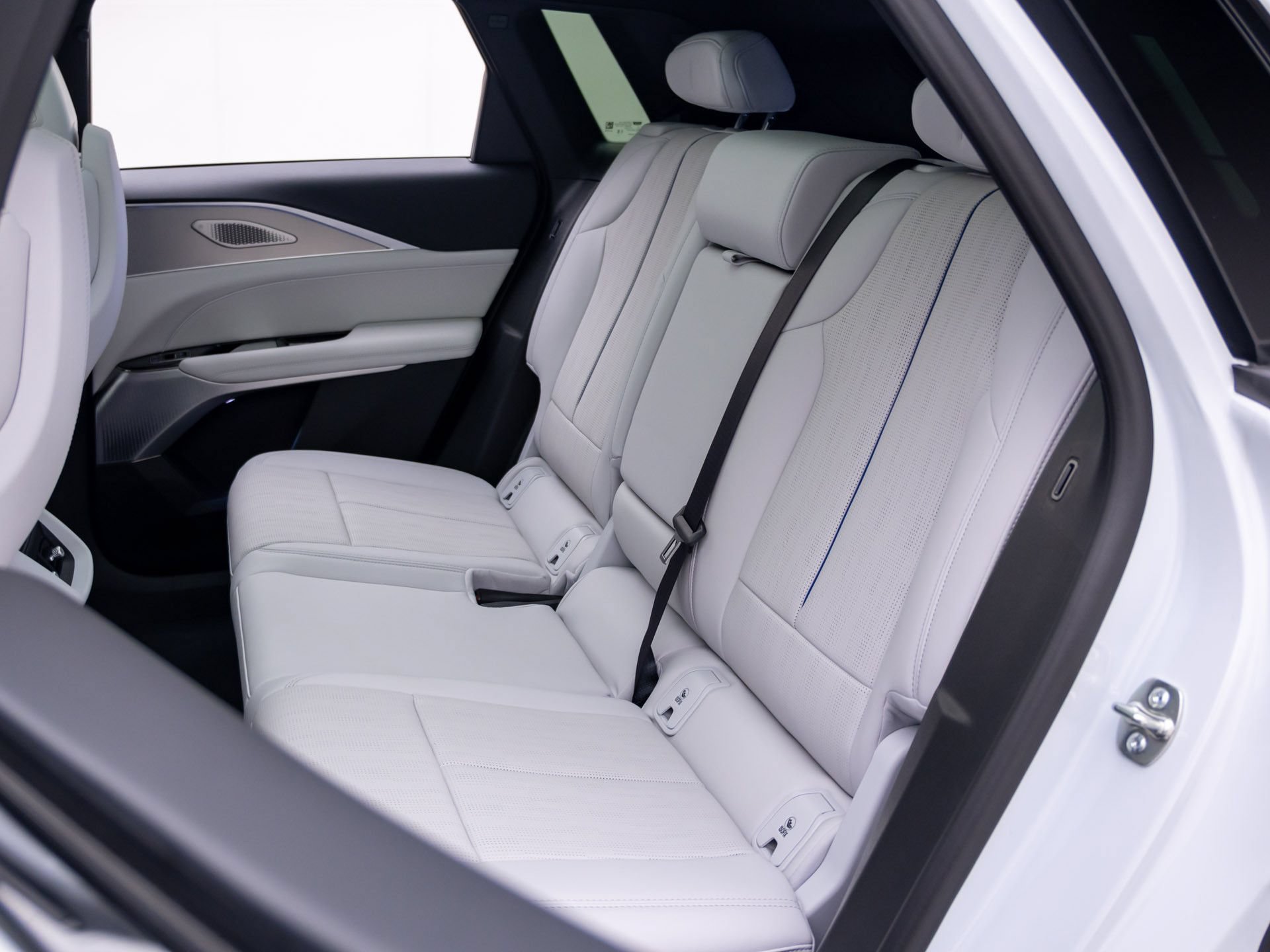 New 2027 Cadillac Lyriq Premium Sport AWD/4WD image 16