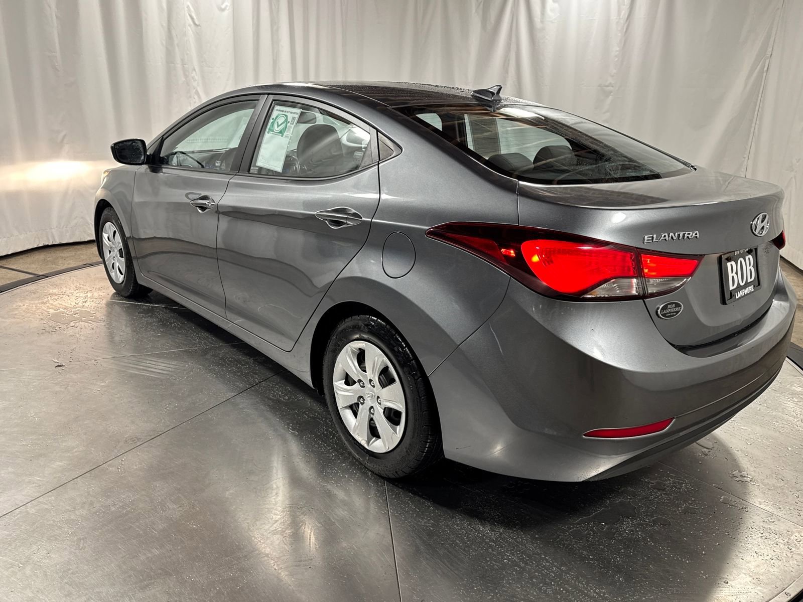 Used 2016 Hyundai Elantra SE image 7