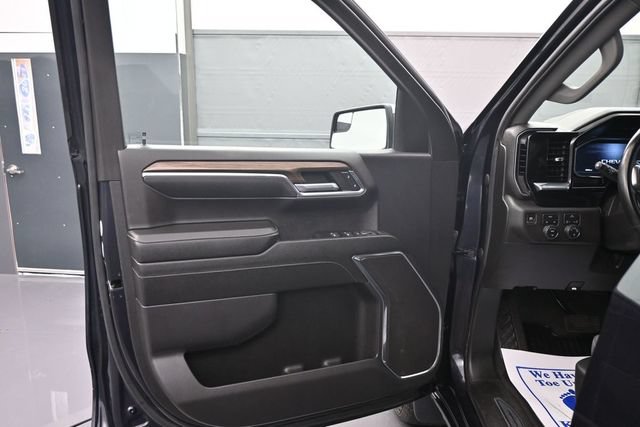 Used 2023 Chevrolet Silverado 1500 LT AWD/4WD image 9