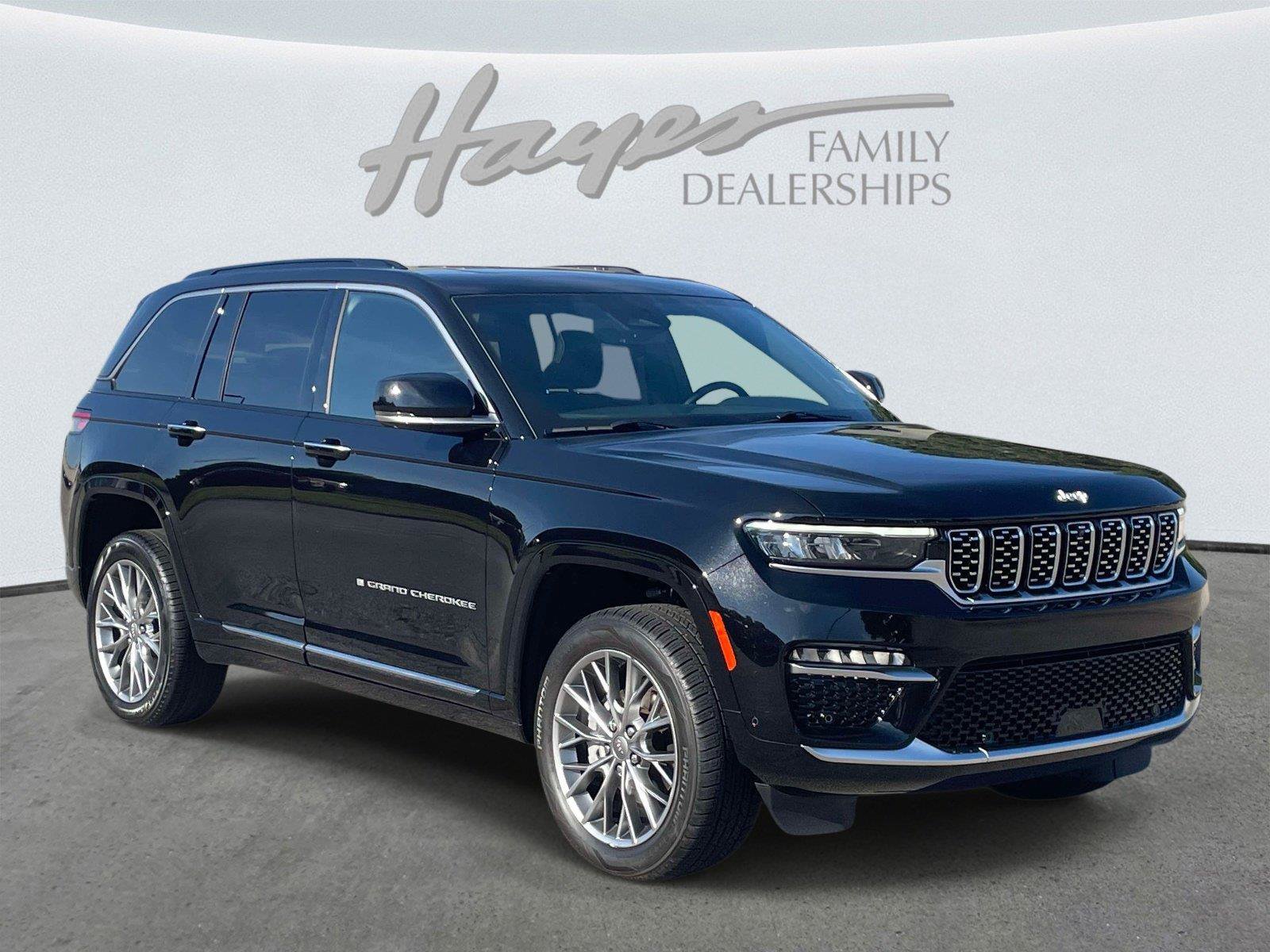 Used 2025 Jeep Grand Cherokee Summit AWD/4WD image 1