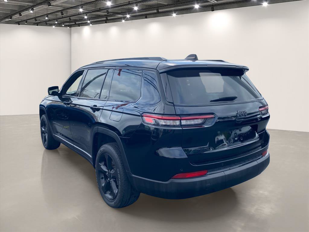 Used 2023 Jeep Grand Cherokee L Laredo AWD/4WD image 5