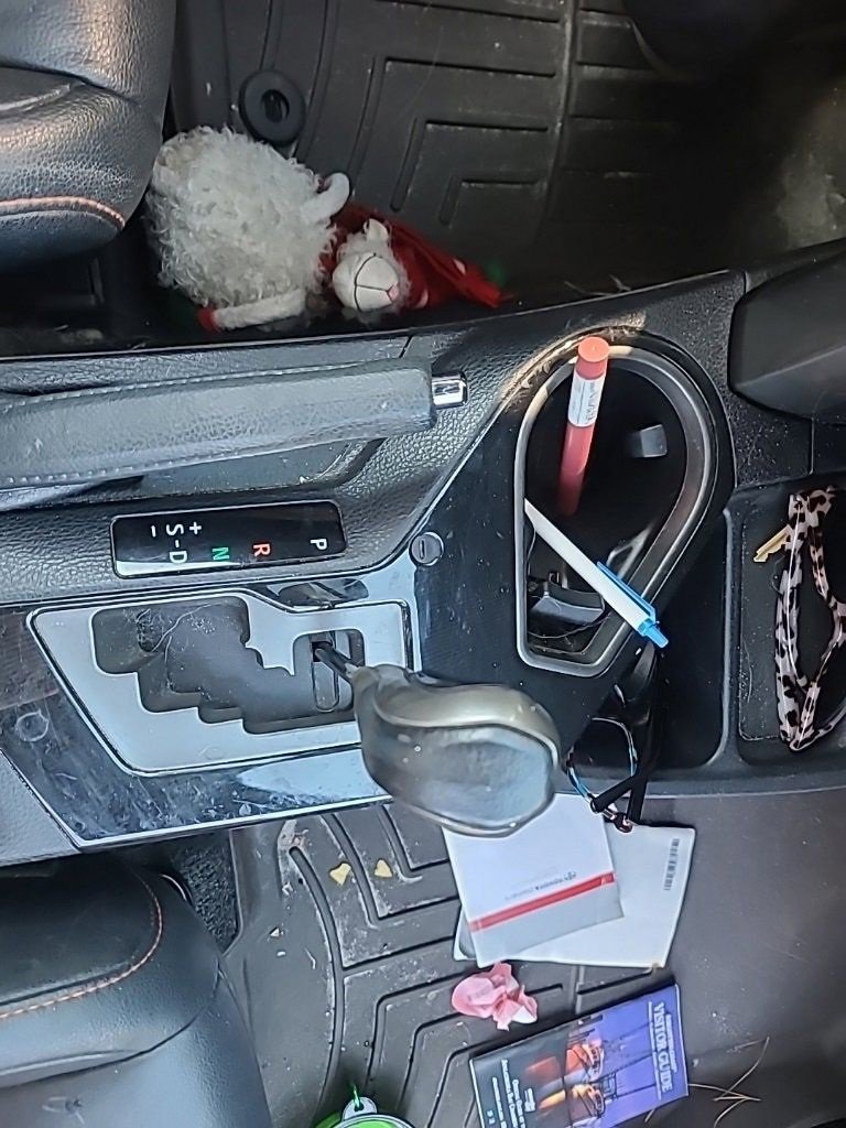 Used 2017 Toyota RAV4 SE image 14