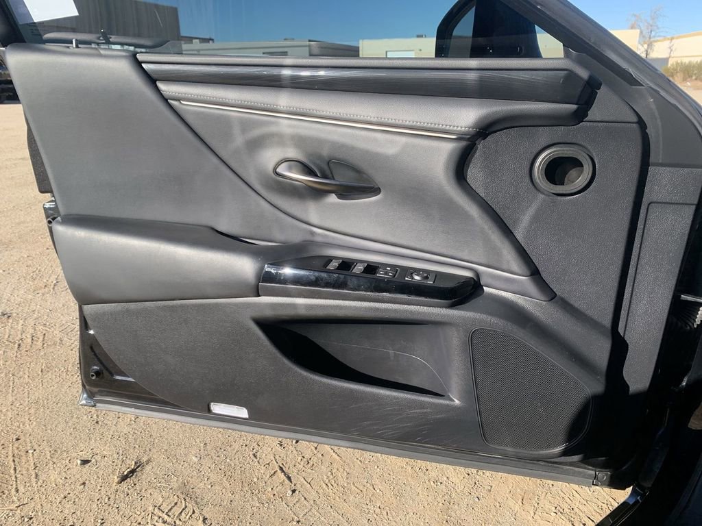 Used 2022 Lexus ES 300h 300h image 20