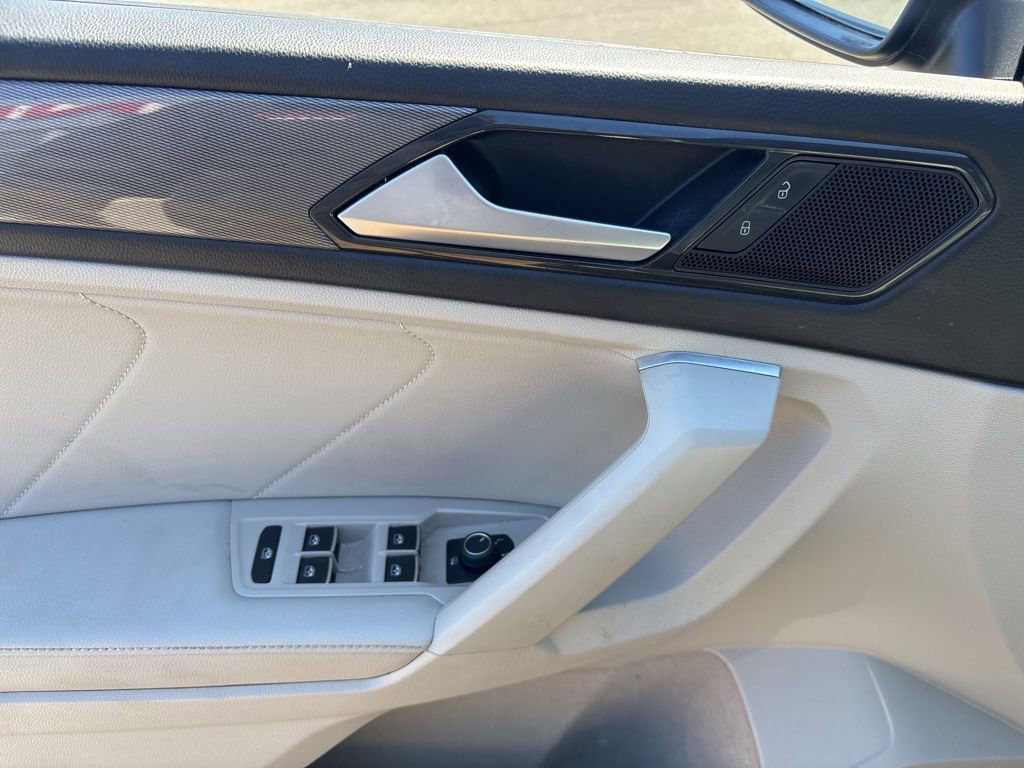 Used 2023 Volkswagen Tiguan SE image 10