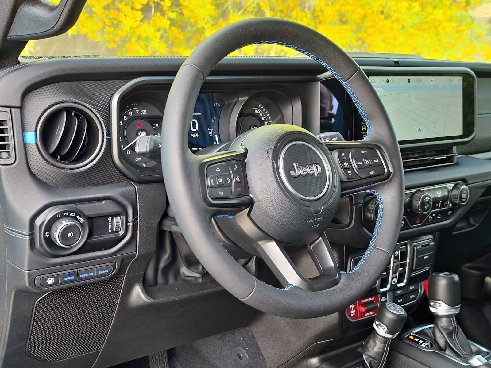 Used 2024 Jeep Wrangler Unlimited Rubicon 4xe AWD/4WD image 2
