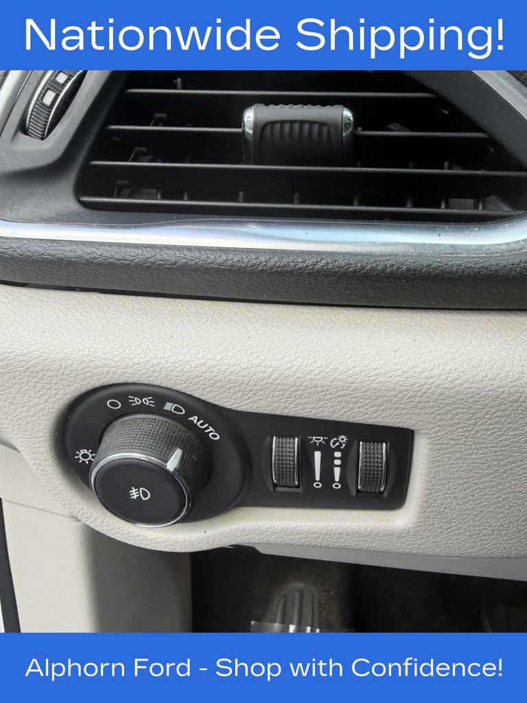 Used 2020 Chrysler Pacifica Limited FWD image 18