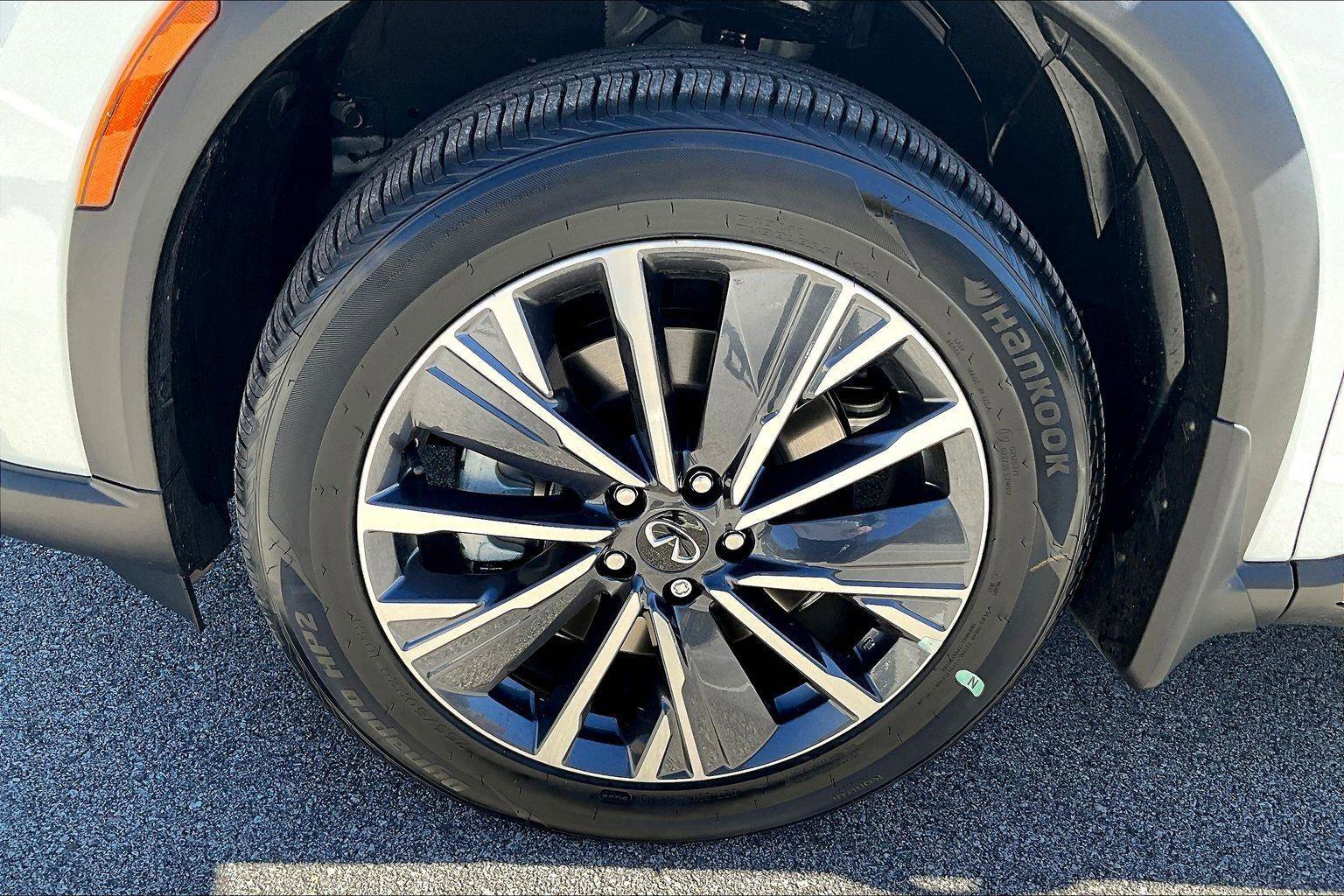 New 2026 INFINITI QX60 Luxe image 17