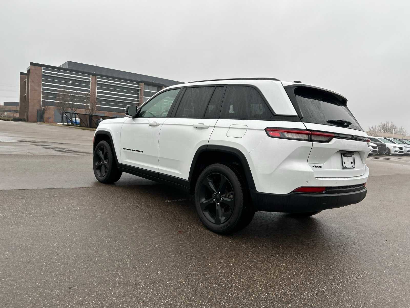 Used 2022 Jeep Grand Cherokee Altitude image 25