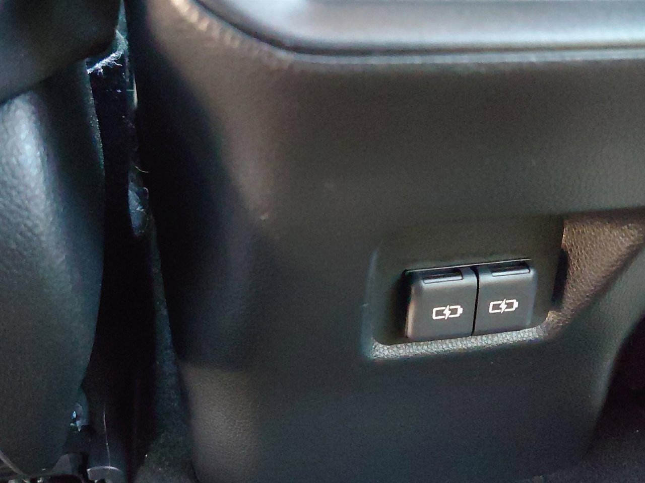 Used 2023 Toyota RAV4 XLE image 13