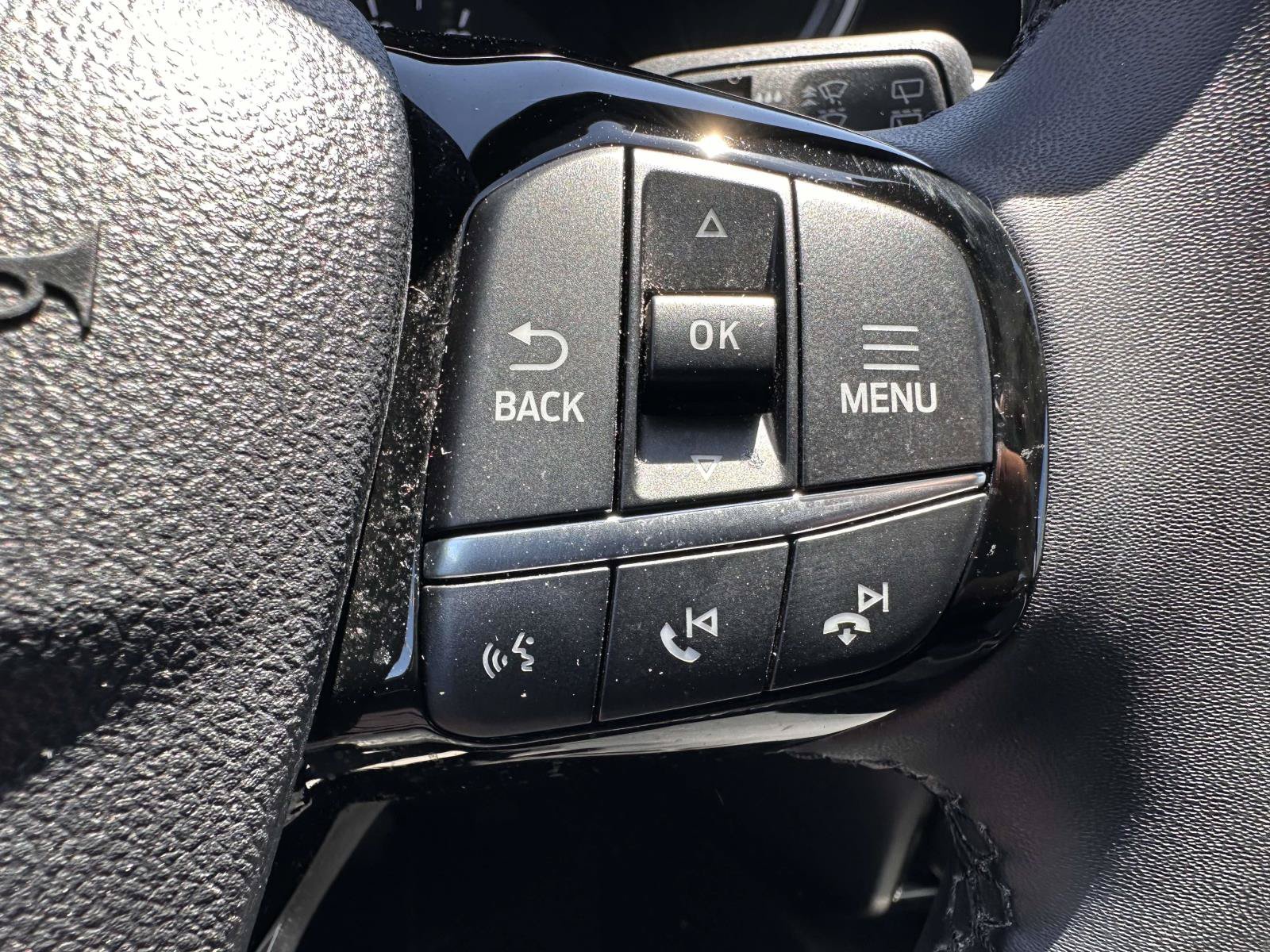 Used 2022 Ford Escape SE w/ SE Sport Appearance Package AWD/4WD image 18