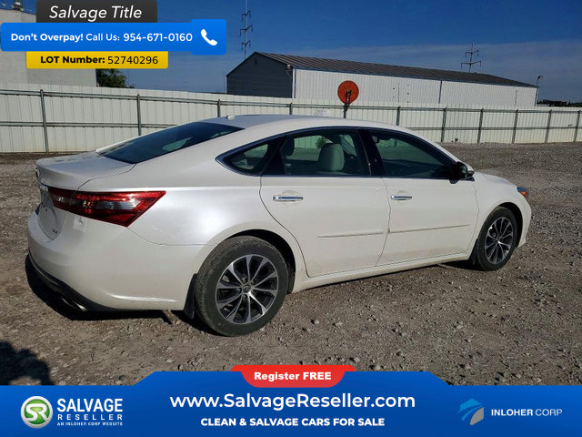 Used 2018 Toyota Avalon XLE Premium w/ All Weather Liner Package FWD image 4