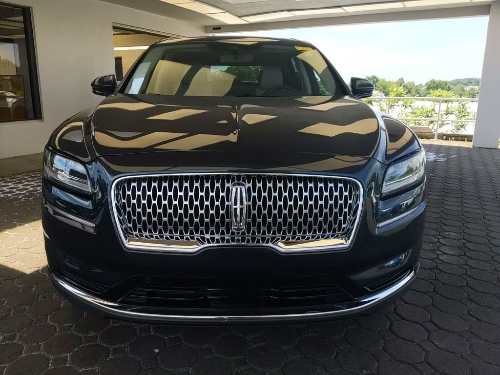 Used 2022 Lincoln Nautilus Reserve w/ Equipment Group 201A AWD/4WD image 2