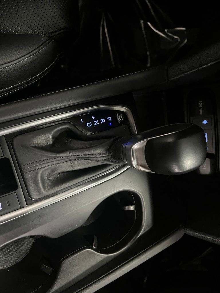 Used 2020 Hyundai Santa Fe SEL image 22