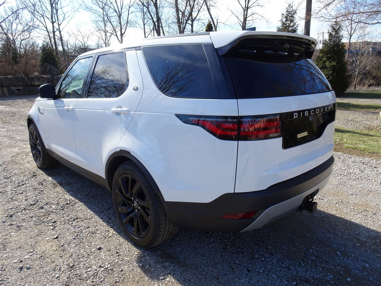 New 2025 Land Rover Discovery S image 10
