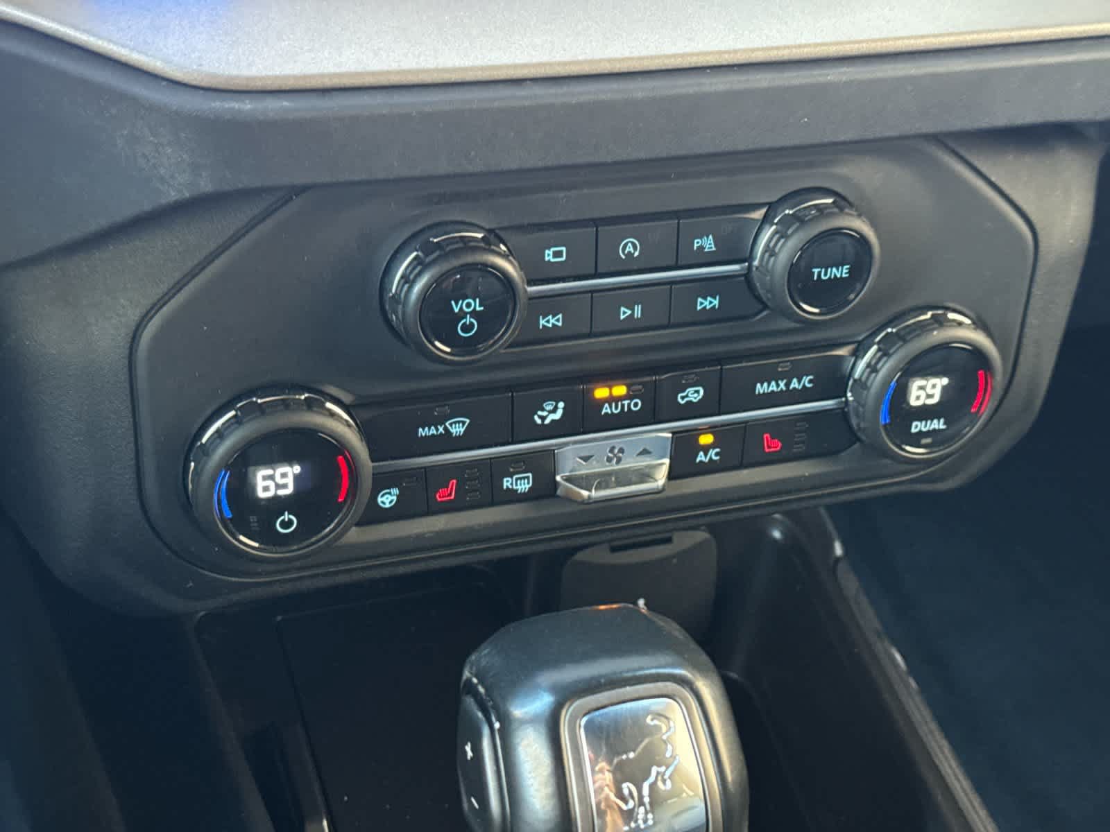 Certified 2025 Ford Bronco Outer Banks AWD/4WD image 20
