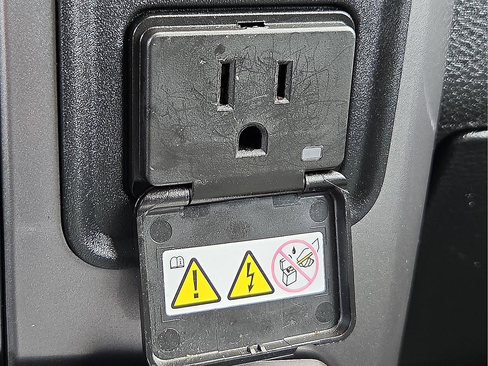 Used 2023 RAM 1500 Classic SLT w/ Trailer & Traction Group image 21