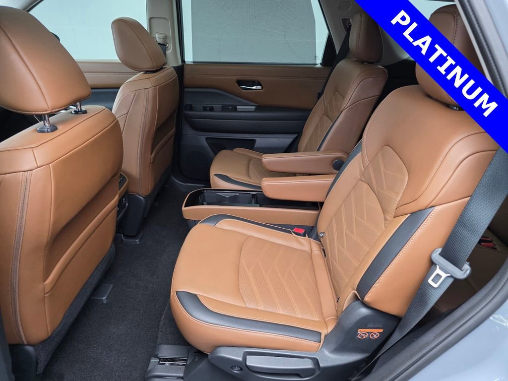 Used 2024 Nissan Pathfinder Platinum image 14