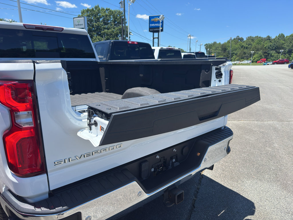 Used 2023 Chevrolet Silverado 3500 LTZ w/ LTZ Convenience Package AWD/4WD image 8