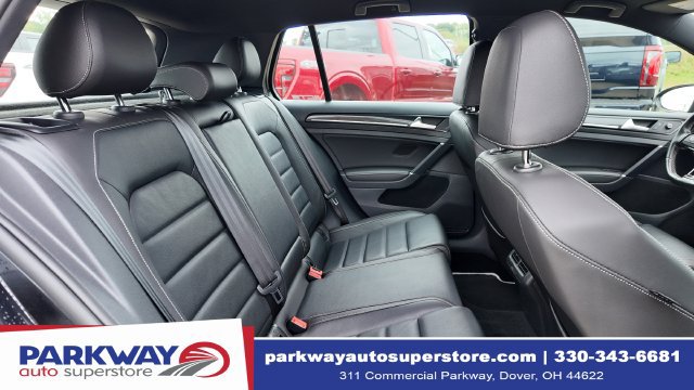 Used 2017 Volkswagen Golf R 4-Door AWD/4WD image 16